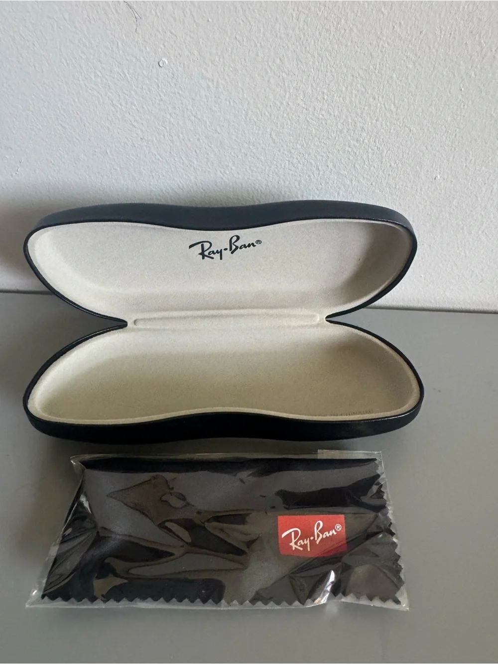 Ray-Ban Hard Sunglass Case with Branded Microfiber Pouch - Black & Cream